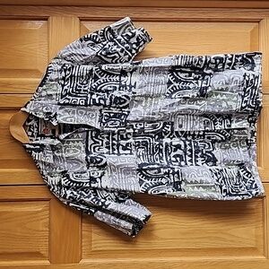 Vintage Hilo Hattie size Medium Hawaiian Aloha shirt